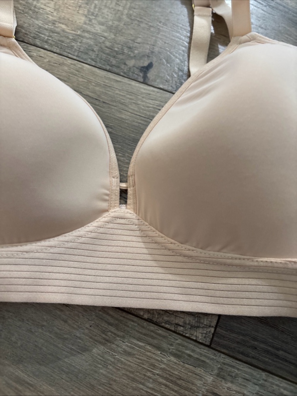 Lively The Spacer Bra Nude Beige Size 36D Wireless - Picture 5 of 9
